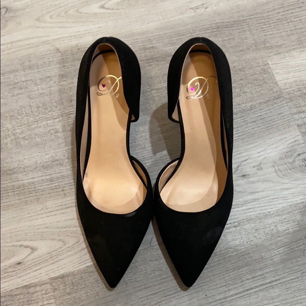 Black Velvet Pumps